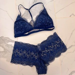 Victoria’s Secret Lingerie Set sz M